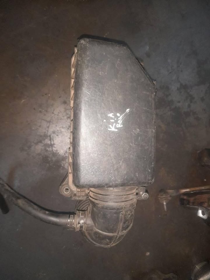 2012 To 2016 KIA RIO AIR FILTER BOX - Private Seller
