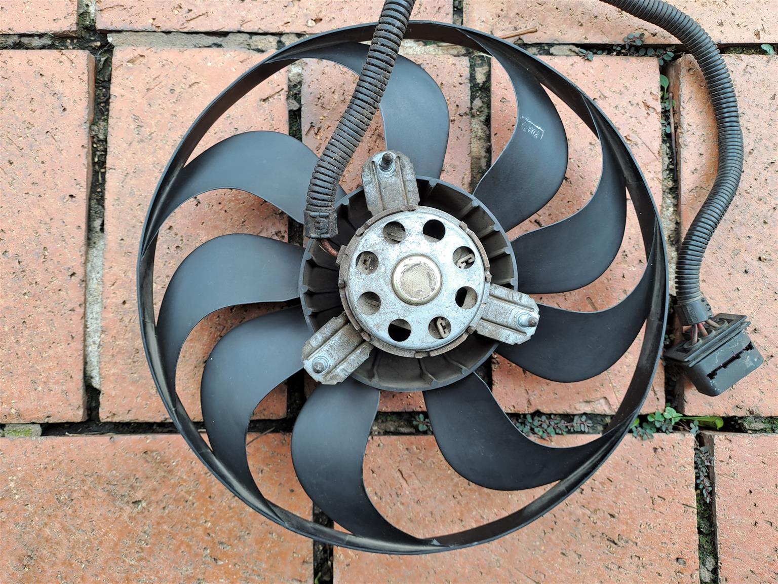 Radiator / Aircon Fan - 300mm - 12 Volts. VW. As good as new. - Private Seller