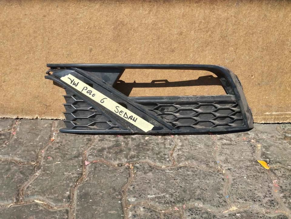 Volkswagen polo 6 Foglight cover - Private Seller Volkswagen polo 6 Foglight cover - Private Seller