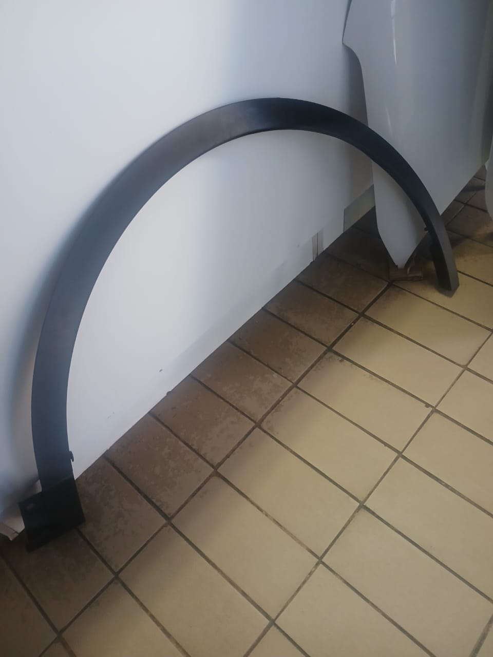 2019JAGUAR E PACE WHEEL ARCH RIGHT) ) - Private Seller