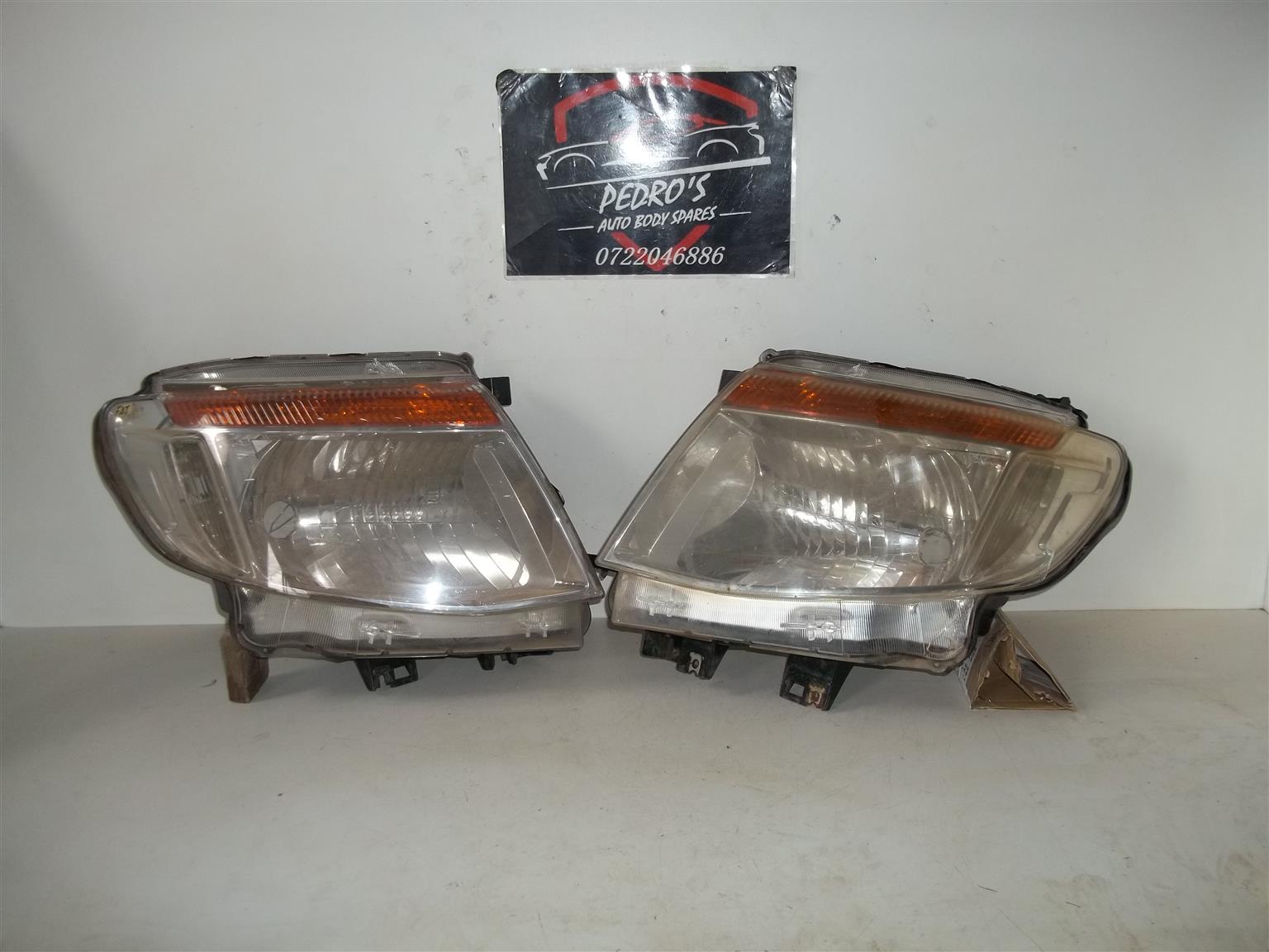 Ford Ranger T6 '12-'15 L&R headlights (2 Pairs) - Private Seller Ford Ranger T6 '12-'15 L&R headlights (2 Pairs) - Private Seller