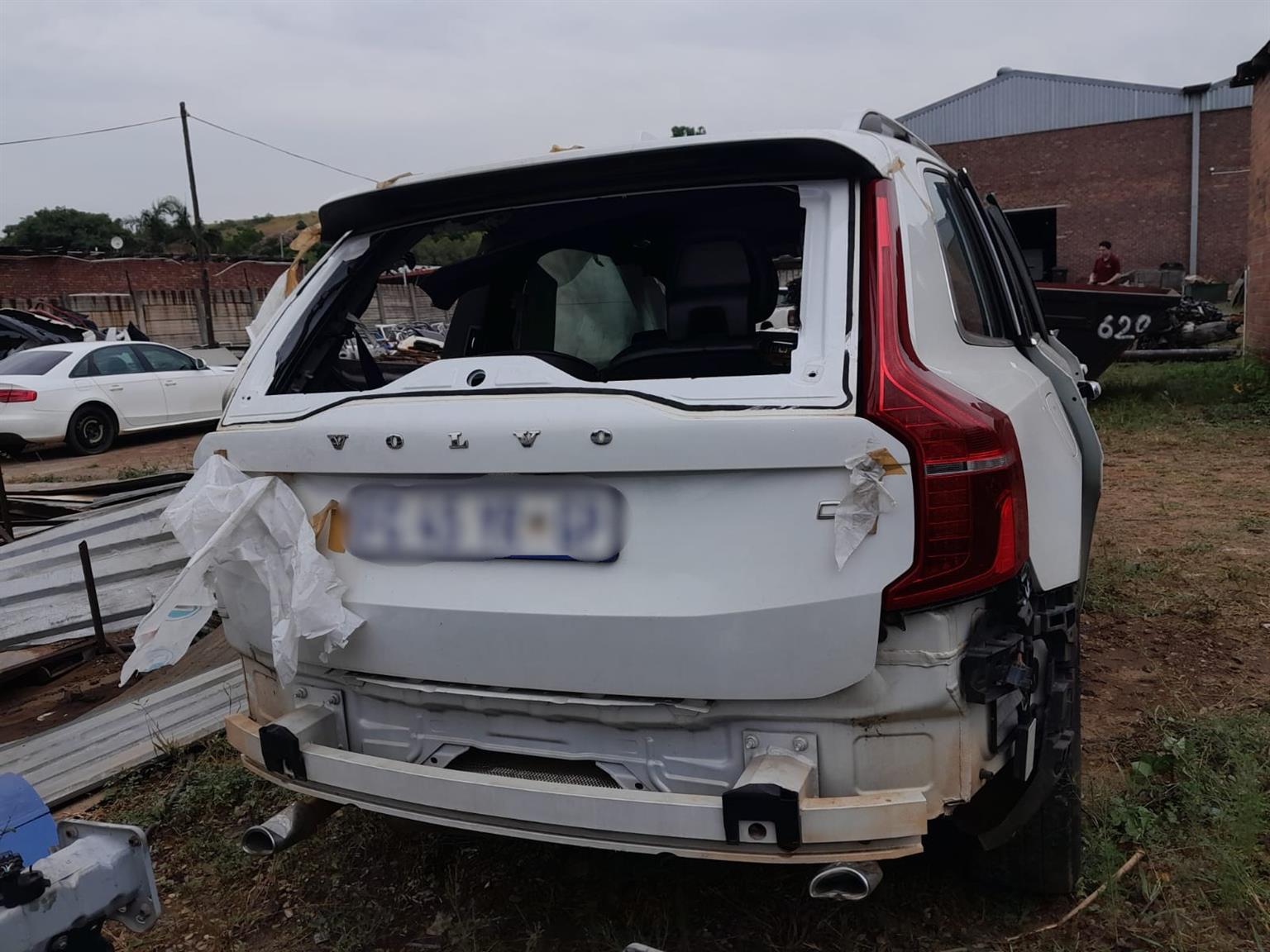 2015 VOLVO XC90 D4 2.0 FOR STRIPPING - Private Seller 2015 VOLVO XC90 D4 2.0 FOR STRIPPING - Private Seller