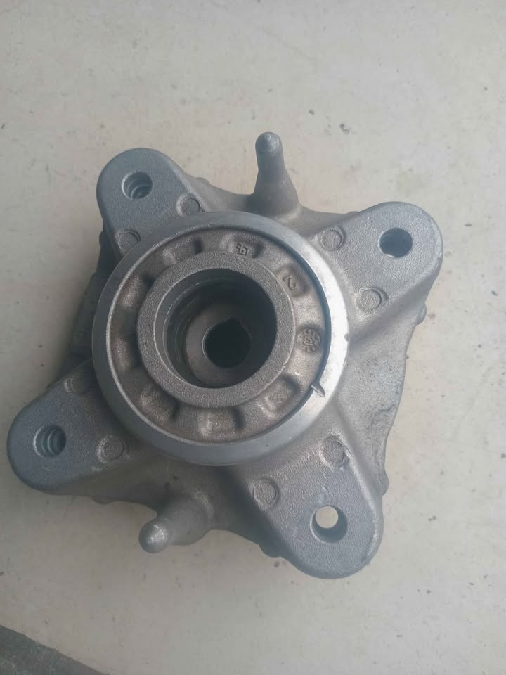 Front upper strut 2019-2024 bmw 330i - Private Seller Front upper strut 2019-2024 bmw 330i - Private Seller