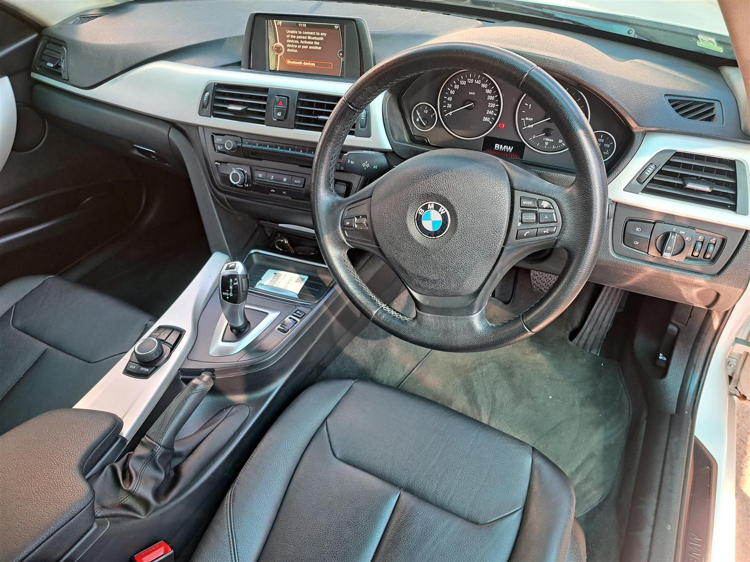 BMW 116i F30  AUTO