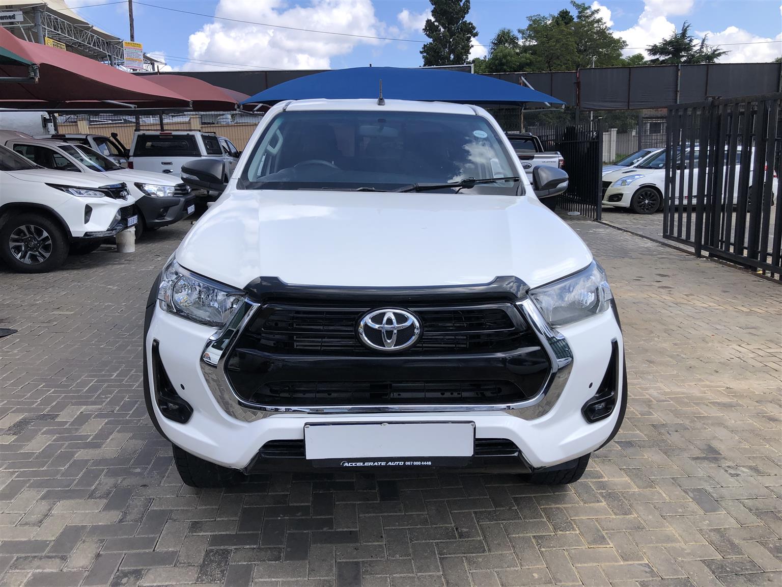 Used 2018 Toyota Hilux 2.4GD-6 Xtra cab Raider manual - Private Seller Used 2018 Toyota Hilux 2.4GD-6 Xtra cab Raider manual - Private Seller