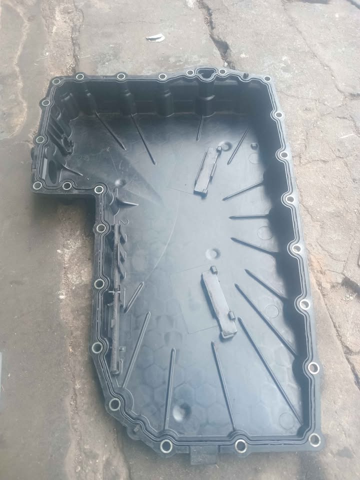 2018 - 2023 AUDI A4 A5 A6 Q5 2.0L AWD AUTOMATIC TRANSMISSION OIL PAN OEM - Private Seller 2018 - 2023 AUDI A4 A5 A6 Q5 2.0L AWD AUTOMATIC TRANSMISSION OIL PAN OEM - Private Seller