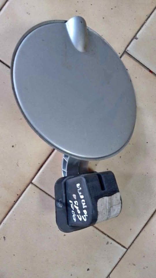 Opel Corsa gamma petrol flap - Private Seller