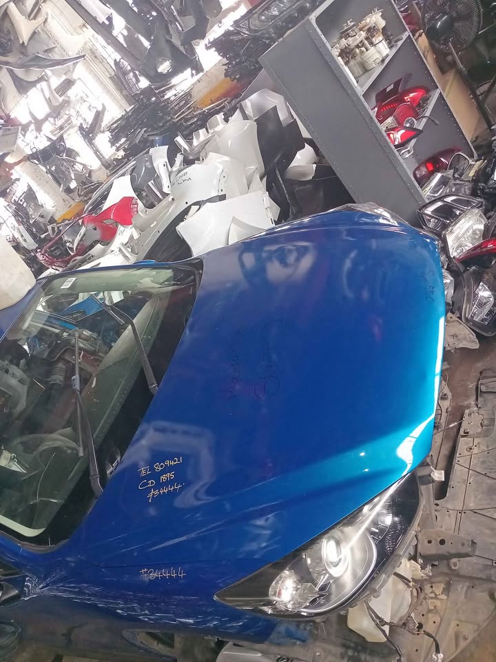 Madza cx5 complete car for stripping automatic - Private Seller