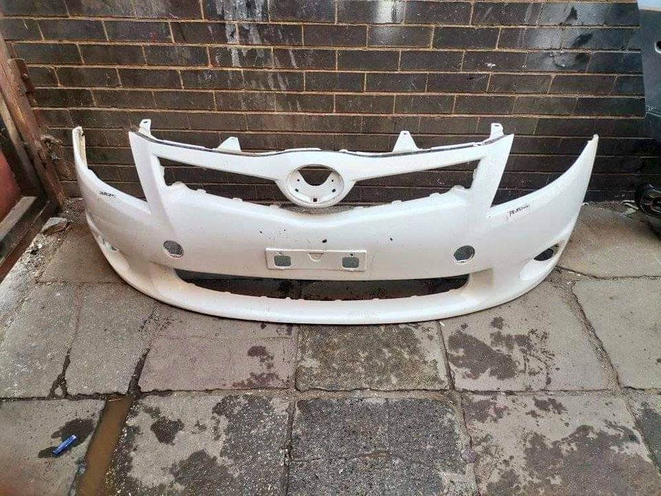 Toyota Professional Front Bumper. At Sema Auto Parts - Private Seller