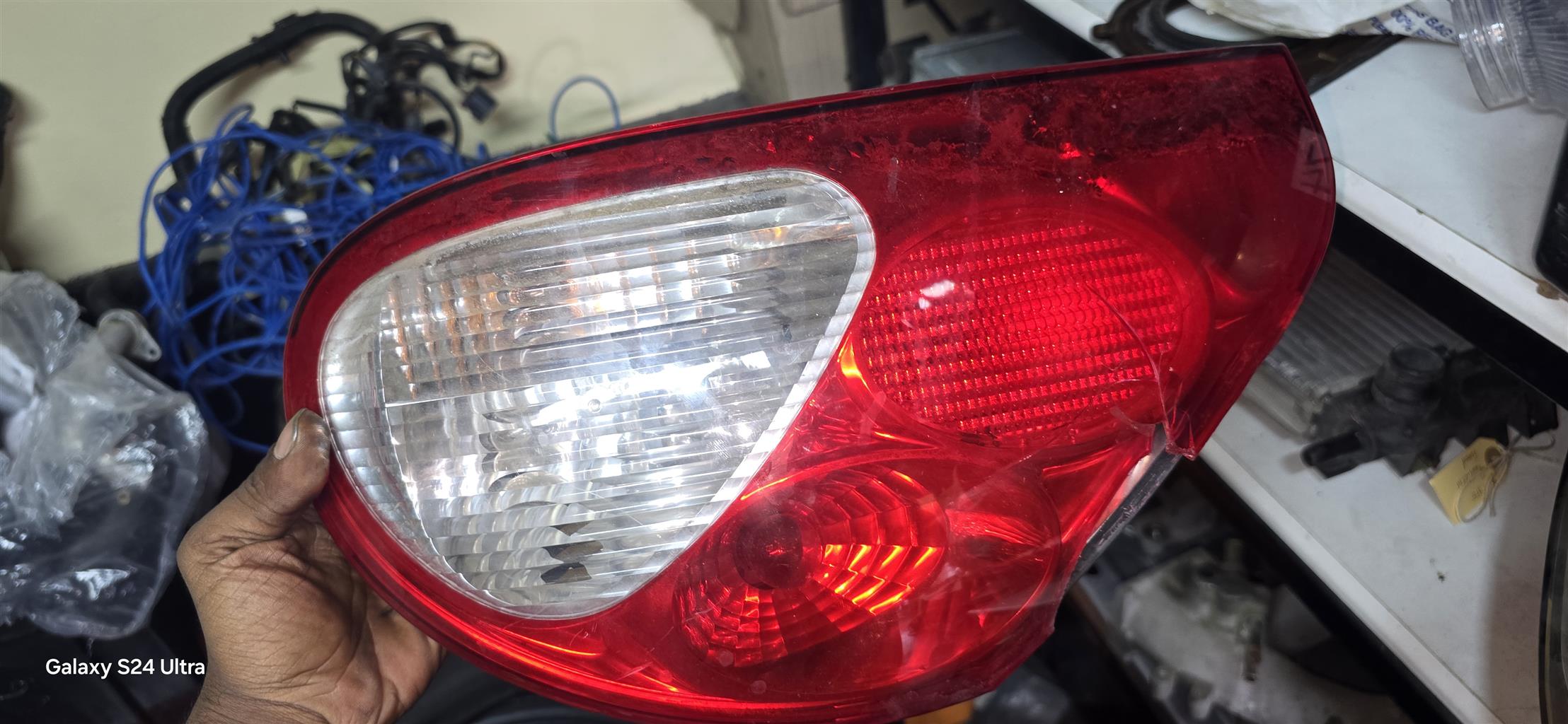 Jaguar Xtype X400 2.1Petrol Left and Right Tailights, with working bulbs. - Private Seller