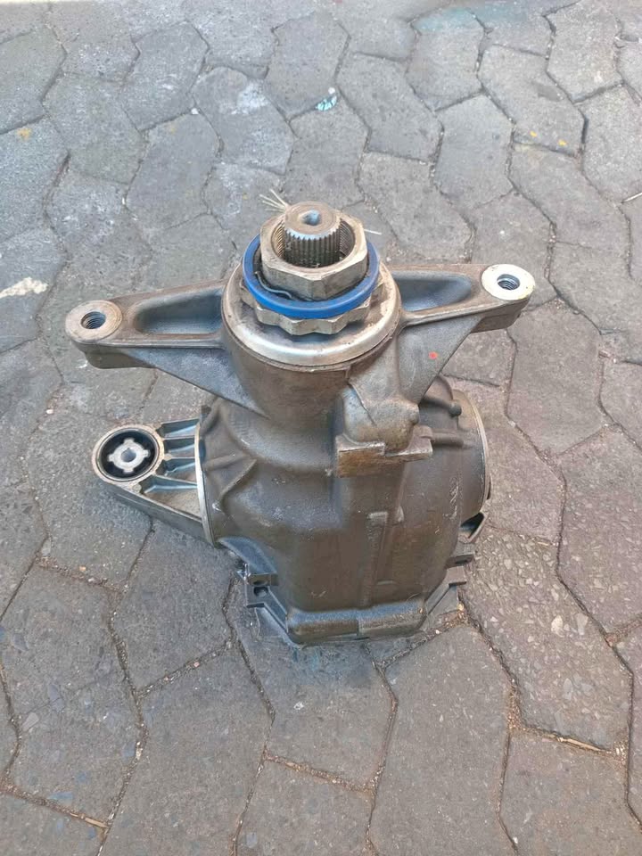 AXLE REAR DIFFERENTIAL DIFFERENTIAL BMW G11 G12 G32 8638073 3.08 193KM - Private Seller
