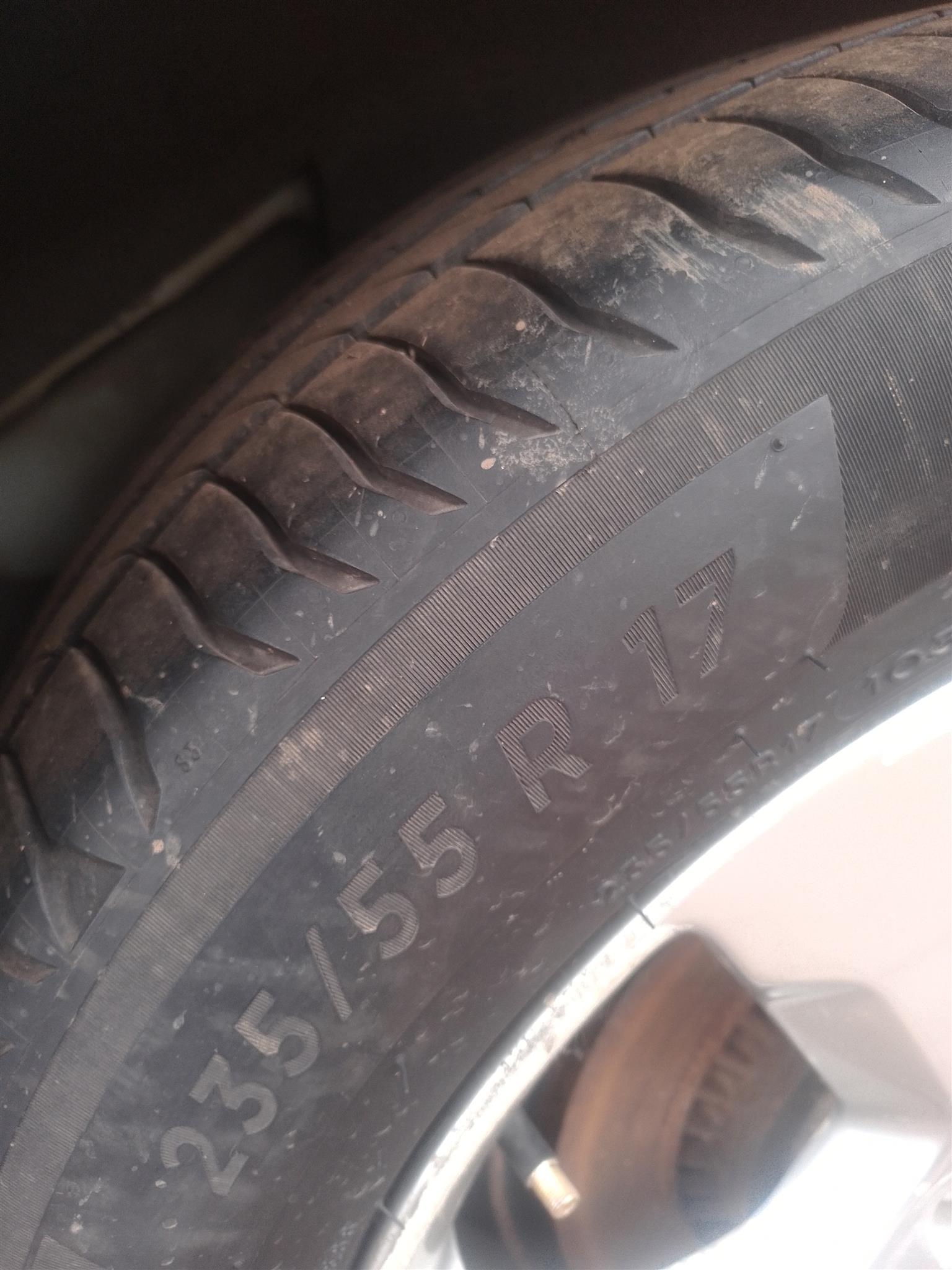 17" TYRE AND RIM VOLVO XC70 2009 FOR SALE DELIVERY AVAILABLE COUNTRY WIDE - Private Seller