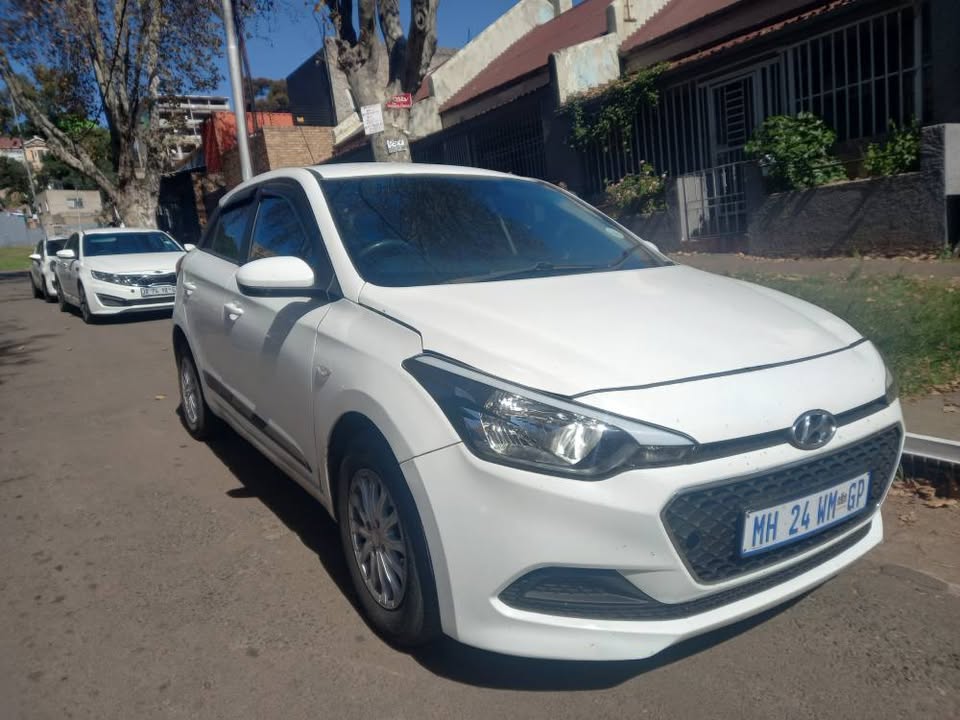 2015 Hyundai i20 1.2 Petrol, Manuel, White, 87000kms