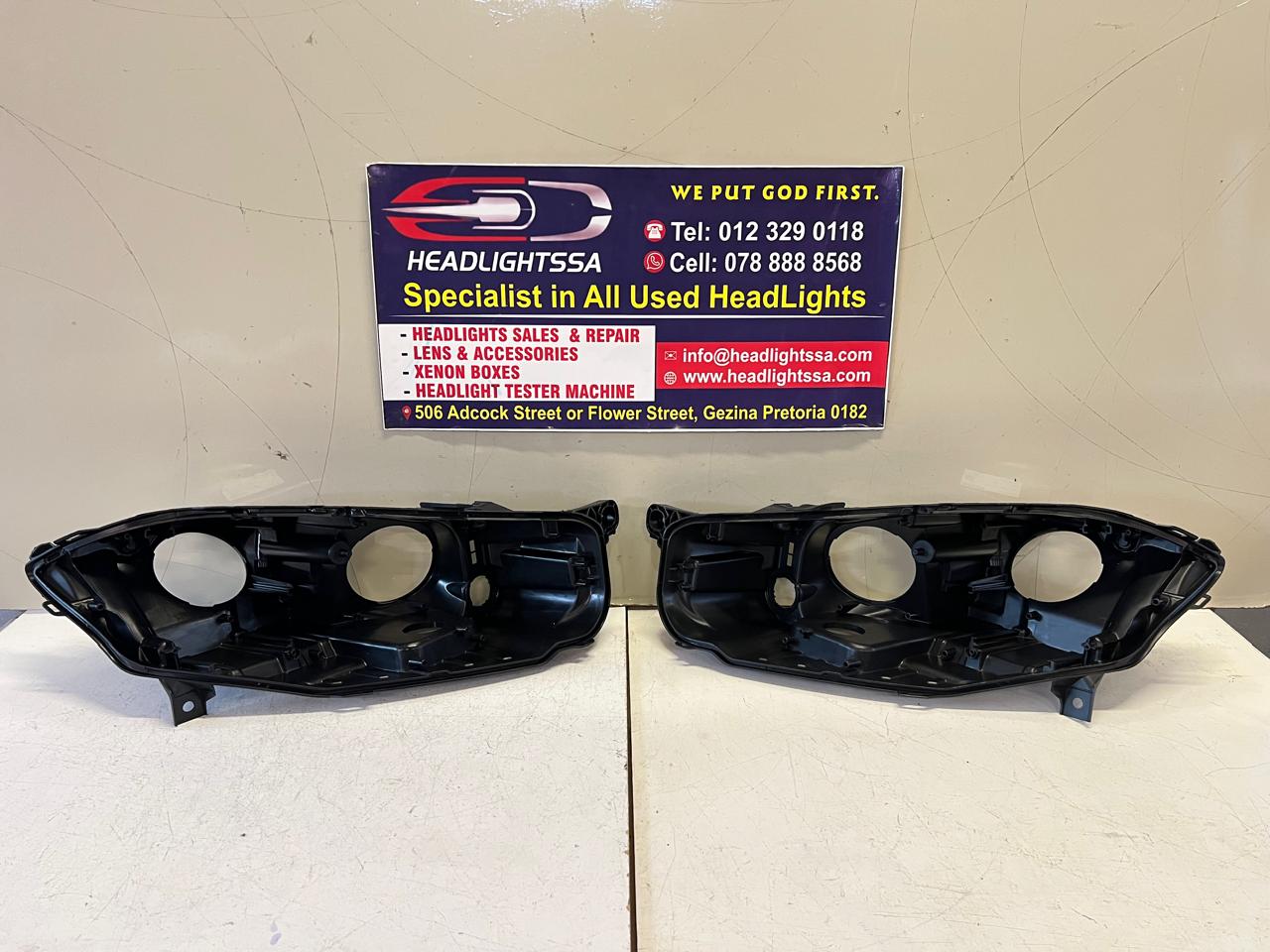 Jaguar XF left and right side headlight replacement housing (2015) - Private Seller Jaguar XF left and right side headlight replacement housing (2015) - Private Seller