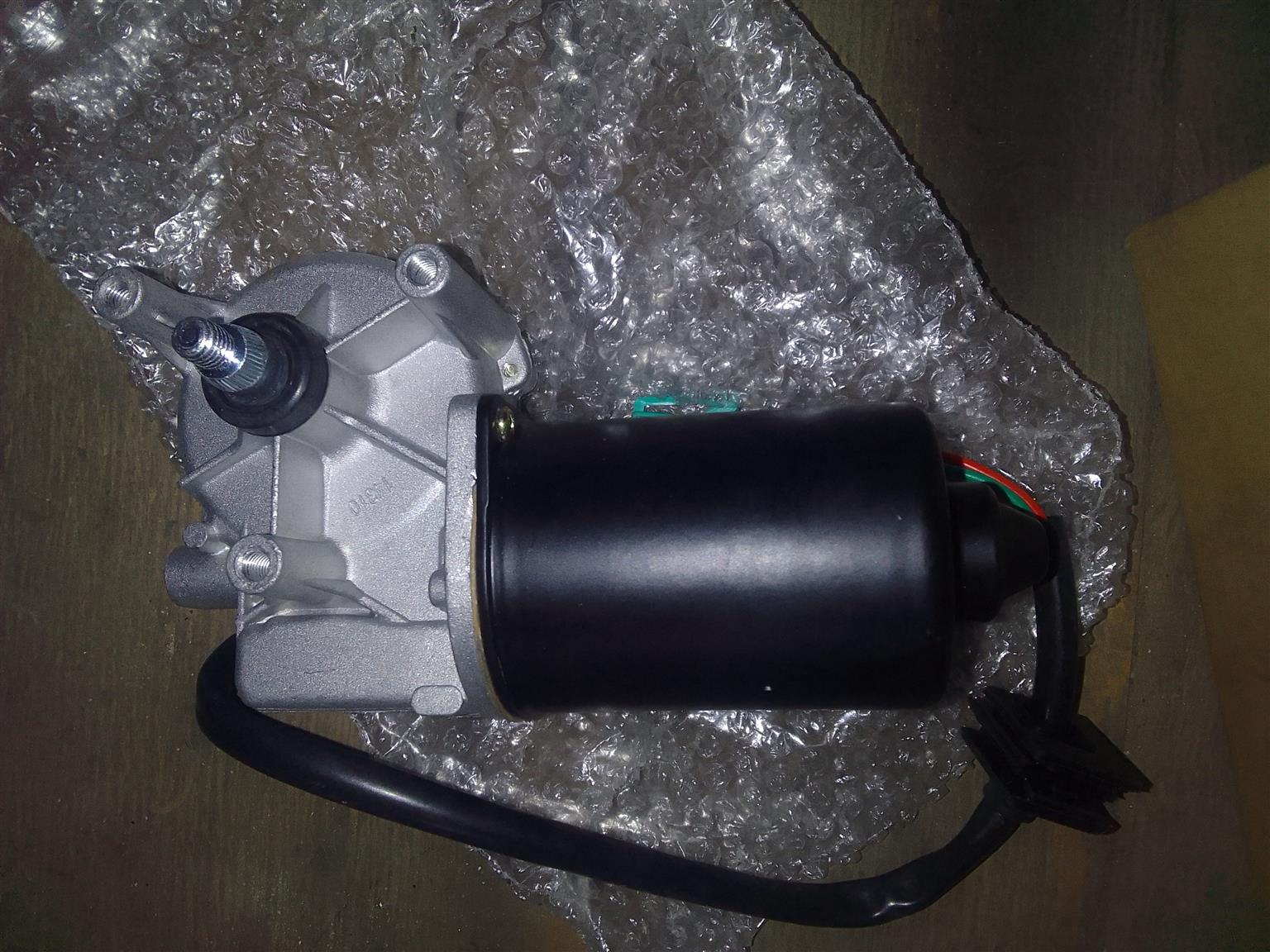 W202 Mercedes Benz wiper motor green plug for sale. - Private Seller W202 Mercedes Benz wiper motor green plug for sale. - Private Seller