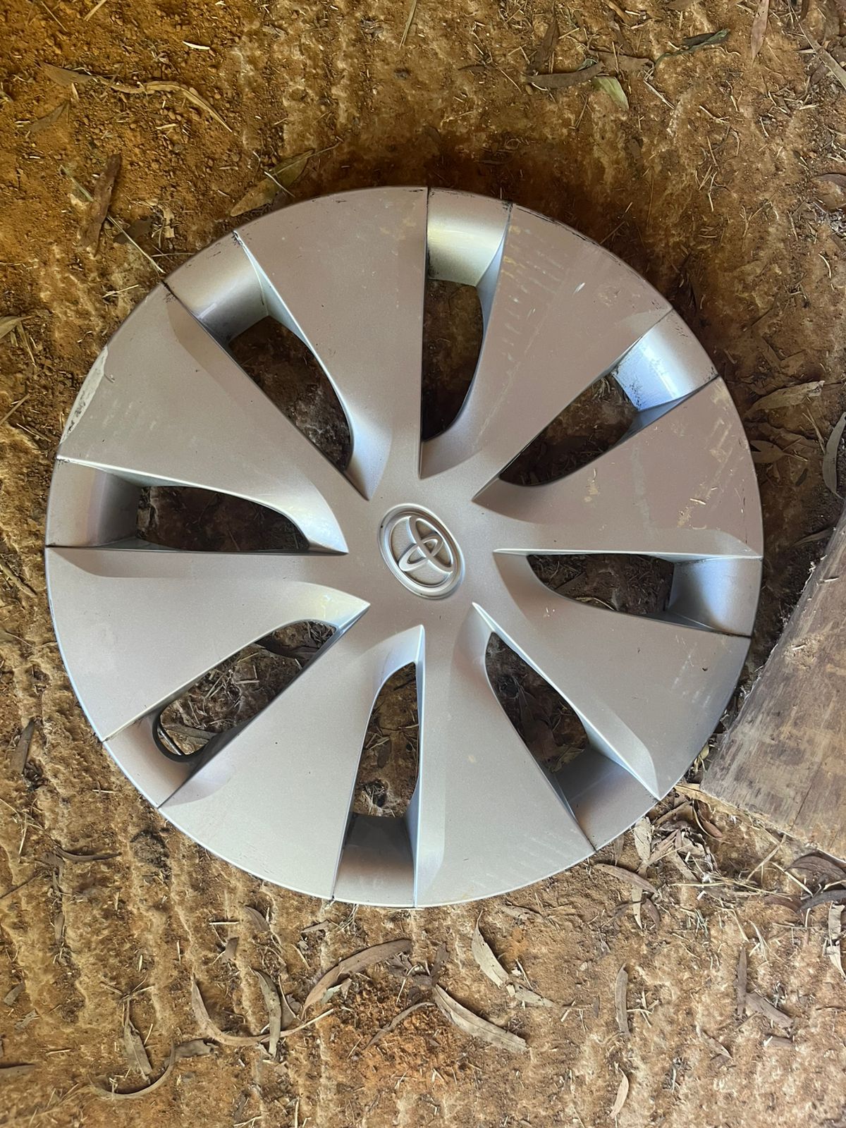15 Inch Toyota Rims with Hub aps - Private Seller 15 Inch Toyota Rims with Hub aps - Private Seller