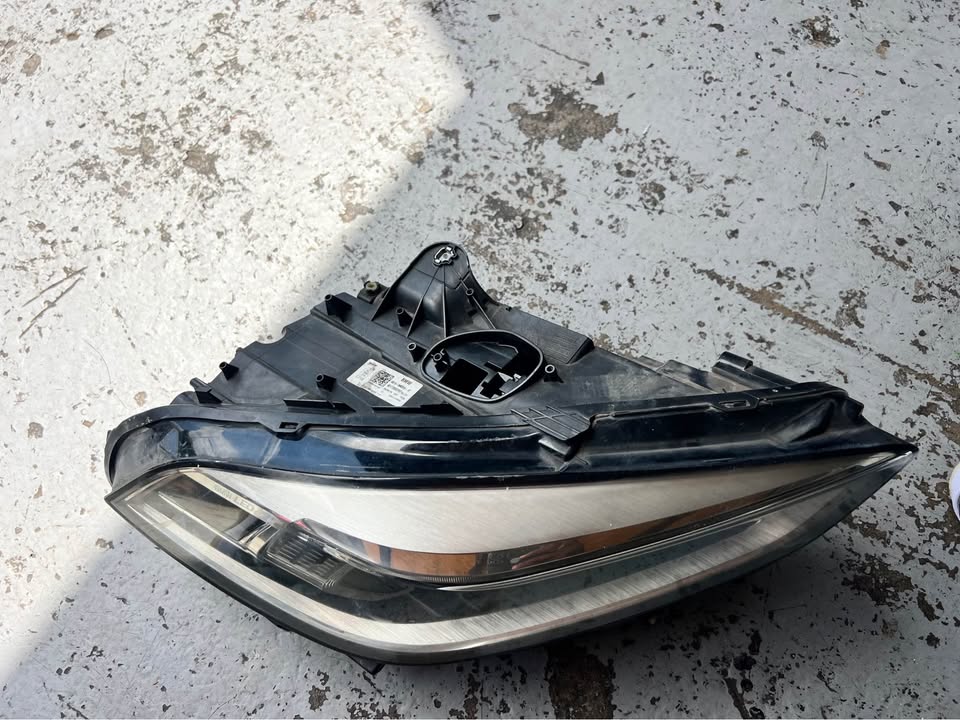 Bmw F40 LED headlight - Private Seller