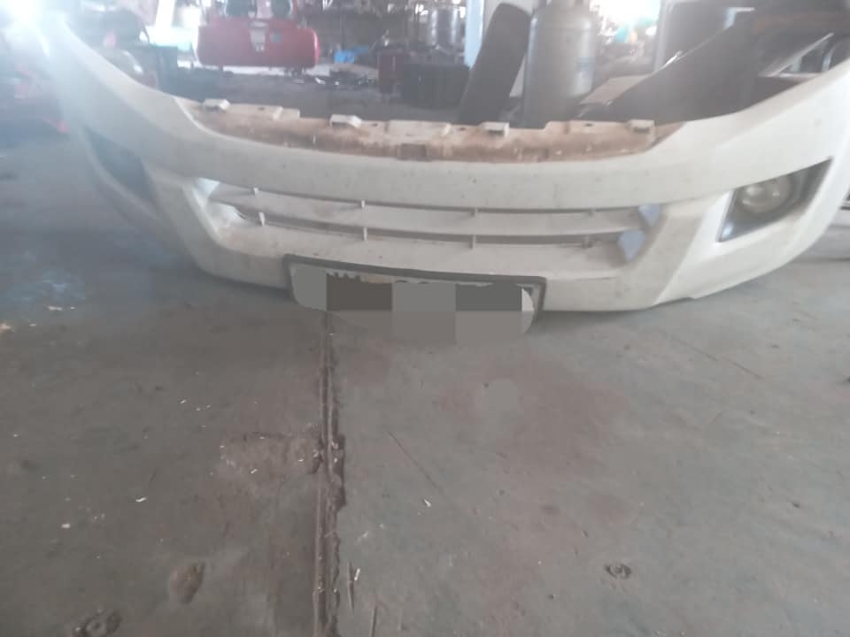 Isuzu D Max front bumper with foglights - Private Seller Isuzu D Max front bumper with foglights - Private Seller