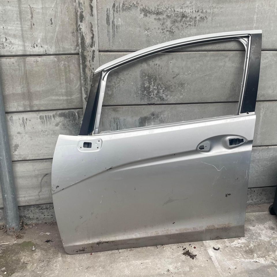 Honda Jazz Front Left Door - Private Seller Honda Jazz Front Left Door - Private Seller