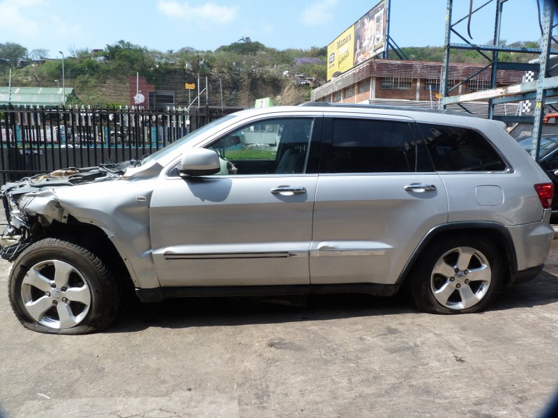 Jeep Grand Cherokee 3.0 V6 CRD LTD AT Silver - 2012 STRIPPING FOR SPARES - Private Seller Jeep Grand Cherokee 3.0 V6 CRD LTD AT Silver - 2012 STRIPPING FOR SPARES - Private Seller