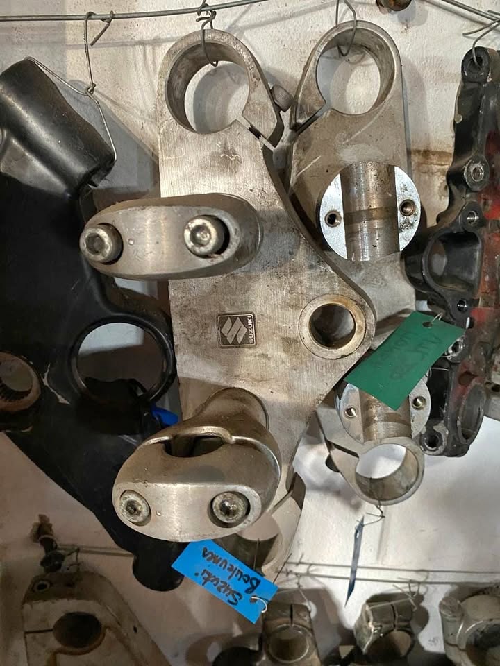 Suzuki Boulevard top yoke. - Private Seller Suzuki Boulevard top yoke. - Private Seller
