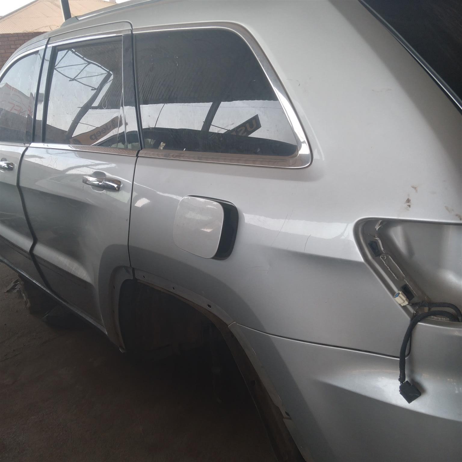 Jeep overland doors and body parts - Private Seller