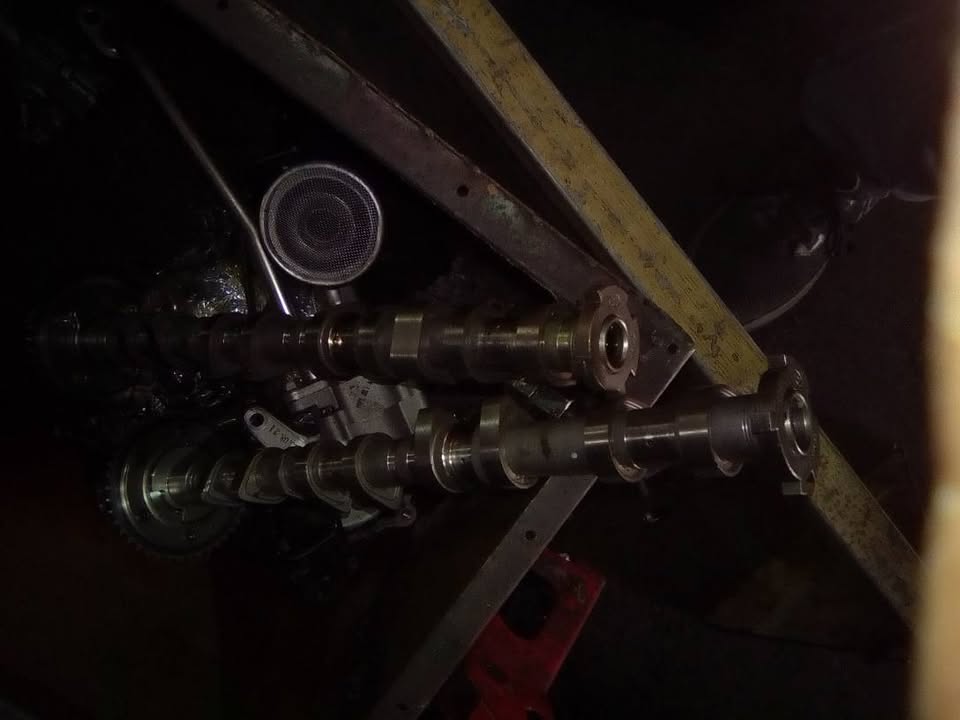 Kia G4KJ cylinder head, camshafts,oil cooler for sale as is for R9000 cash. - Private Seller