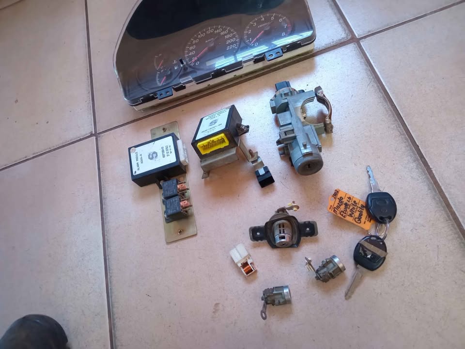 Mazda etude 1.6ie lock set no computer box my number WhatsApp or cell - Private Seller