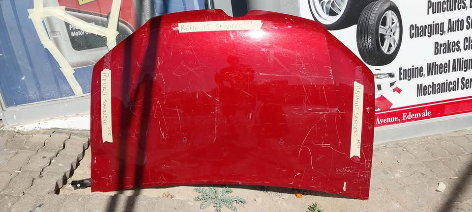 RENAULT SANDERO BONNET 2018 - Private Seller