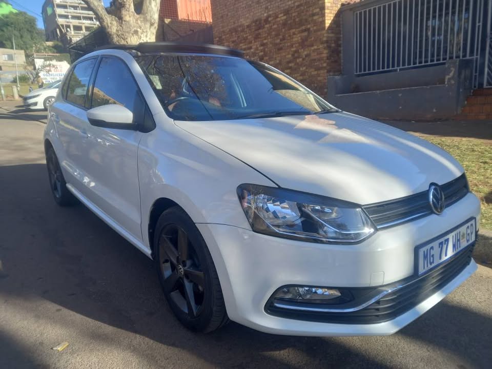 2016 VW Polo Tsi 1.2 Petrol  Manual, White, Sunroof, Leather seat