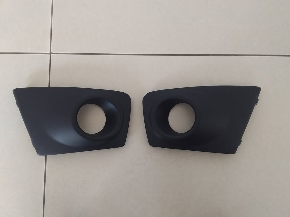 MITSUBISHI TRITON FACELIFT 2012/14 NEW FOGLIGHT COVERS FOR SALE (FREE FITMENT)
