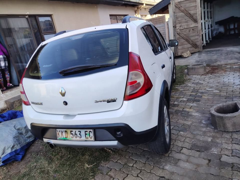 Sandero 2012 engine 1.6k7m good parts for sale