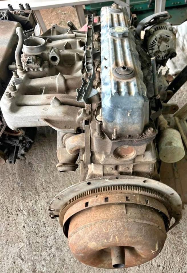 1996-1998 Jeep Wrangler TJ Cherokee 4.0 Straight Six Engine Parts - Private Seller 1996-1998 Jeep Wrangler TJ Cherokee 4.0 Straight Six Engine Parts - Private Seller