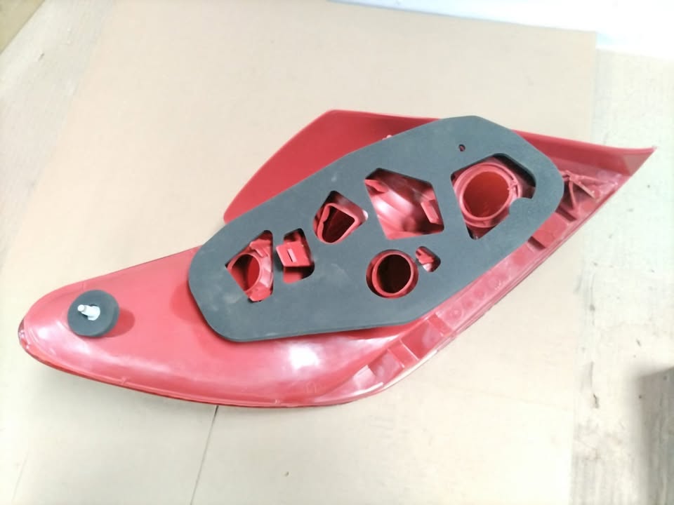 PEUGEOT 307 HATCH BACK RIGHT REAR TAIL FROM 2000-09 FOR SALE - Private Seller