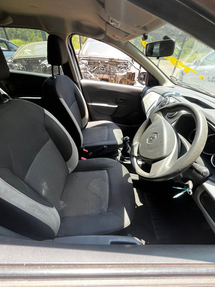 2014 RENAULT SANDERO TURBO SPARES - Private Seller