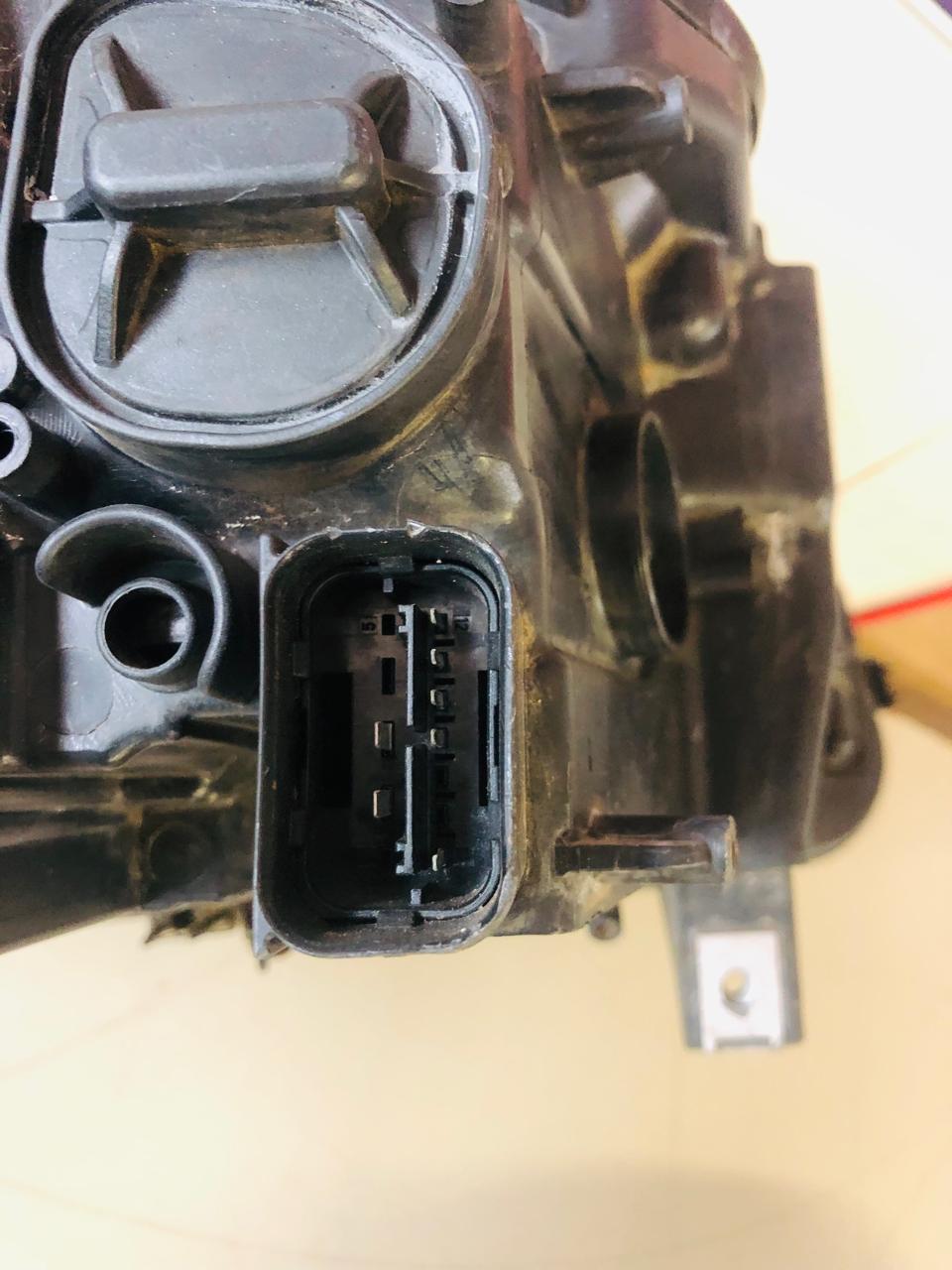 BMW F10 left and right side preface (1 beam) headlights (2010) - Private Seller BMW F10 left and right side preface (1 beam) headlights (2010) - Private Seller
