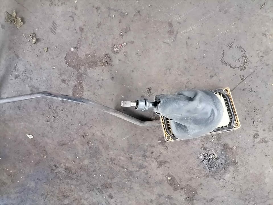 Renault Megane gearlever - Private Seller Renault Megane gearlever - Private Seller