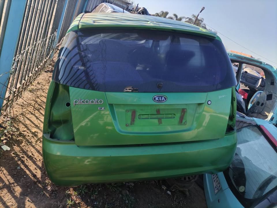 Kia picanto stripping for spares Call or WhatsApp me