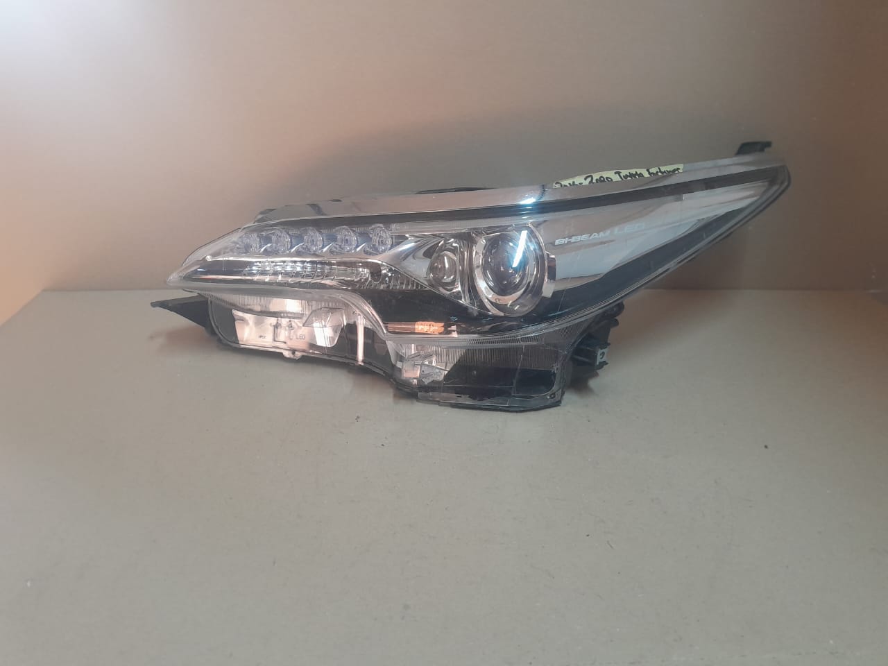 2016-2020 TOYOTA FORTUNER LEFT SIDE HEADLIGHT FOR SALE - Private Seller 2016-2020 TOYOTA FORTUNER LEFT SIDE HEADLIGHT FOR SALE - Private Seller