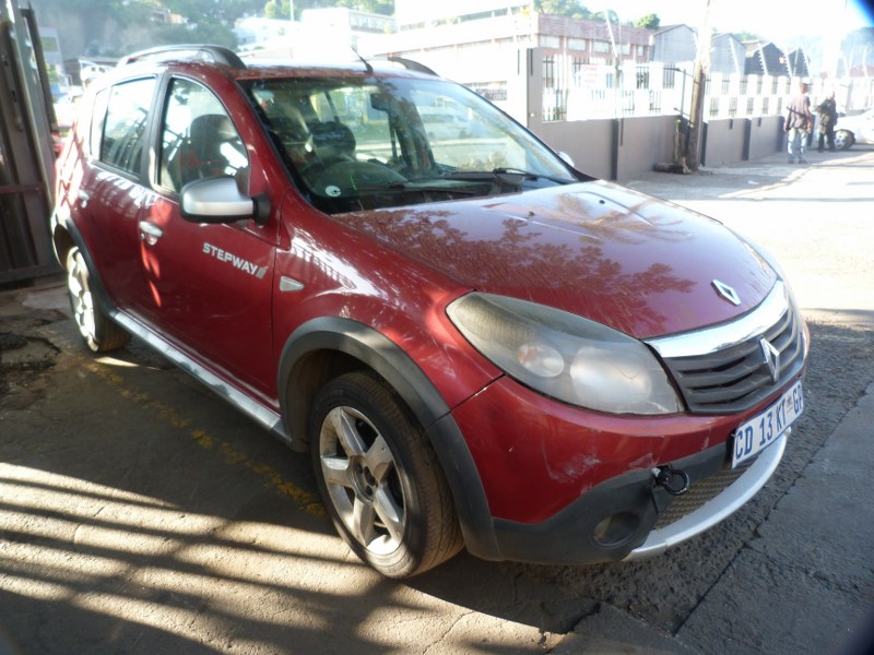 Renault Sandero 1.6 Stepway Manual Red - 2012 STRIPPING FOR SPARES - Private Seller Renault Sandero 1.6 Stepway Manual Red - 2012 STRIPPING FOR SPARES - Private Seller