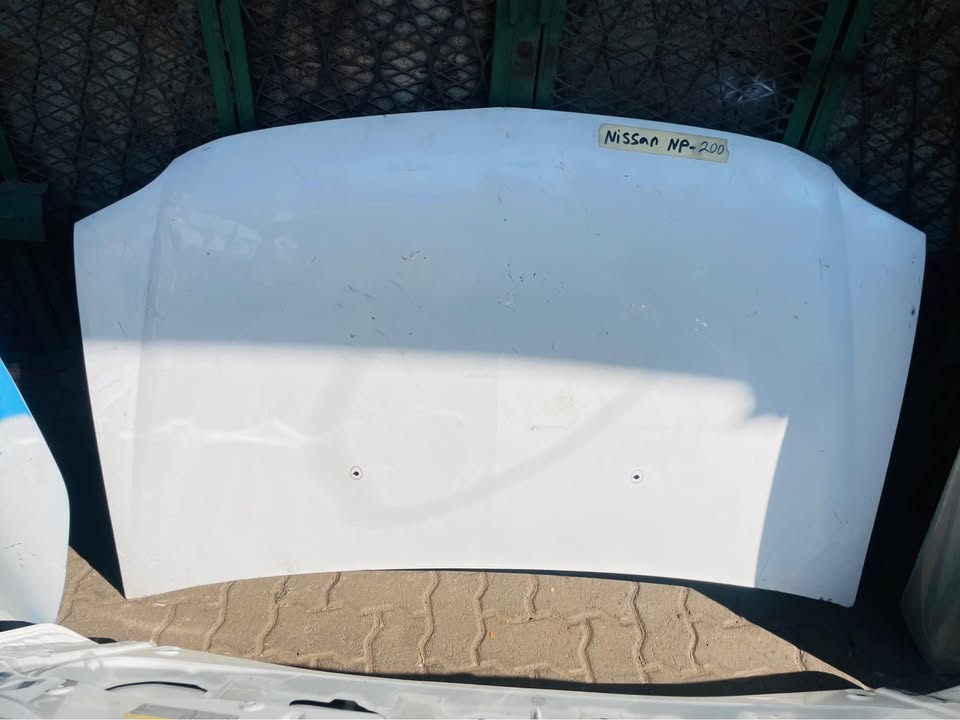 Nissan Np200 bonnet - Private Seller