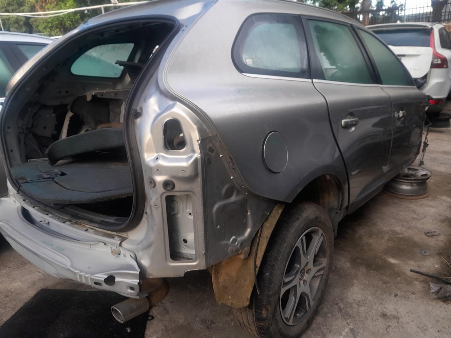 2015 VOLVO S60 T5 2.0 TURBO PREMIER AUTO PETROL FOR STRIPPING - Private Seller 2015 VOLVO S60 T5 2.0 TURBO PREMIER AUTO PETROL FOR STRIPPING - Private Seller