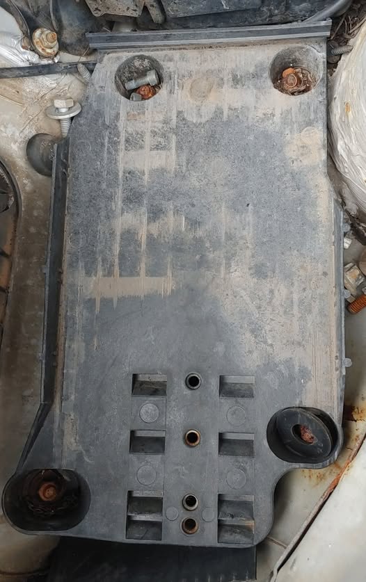 Opel Corsa Battery box - Private Seller Opel Corsa Battery box - Private Seller