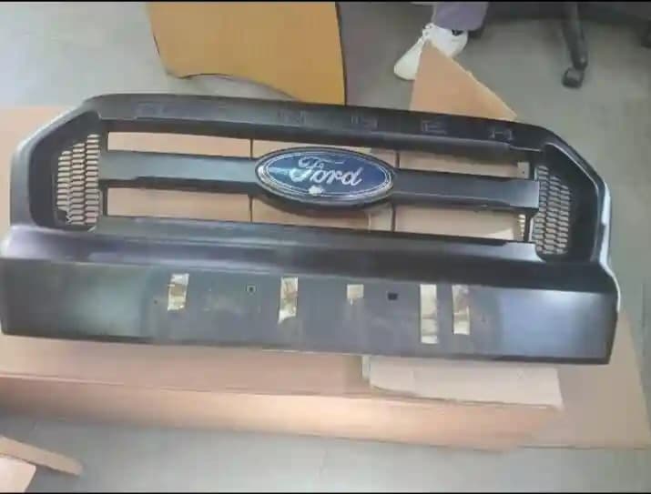 Ford Ranger T7 Grill