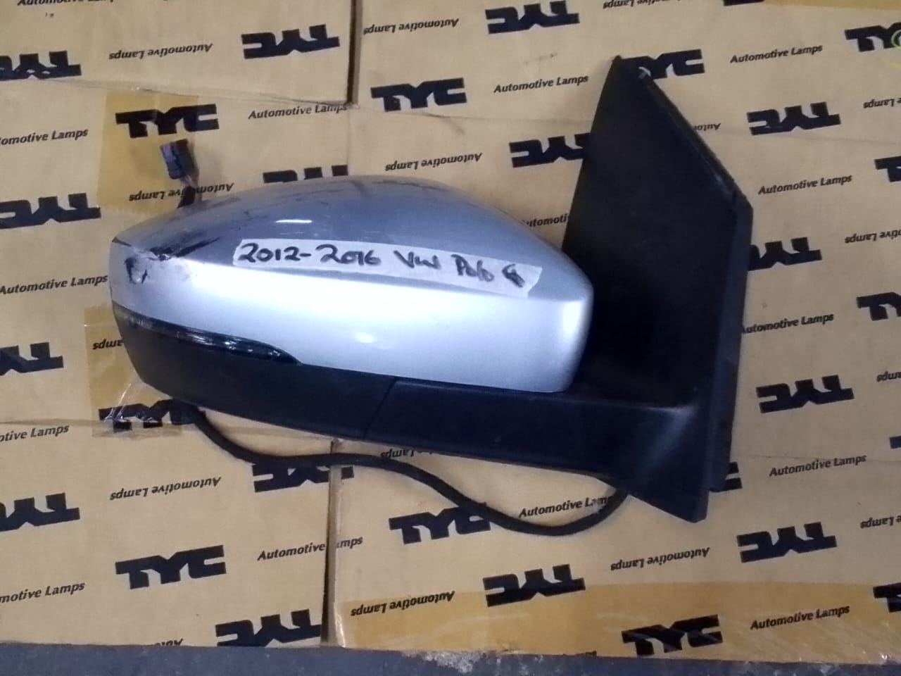 (2012-2016) VW POLO 8 RHS MIRROR WITH INDICATOR FOR SALE