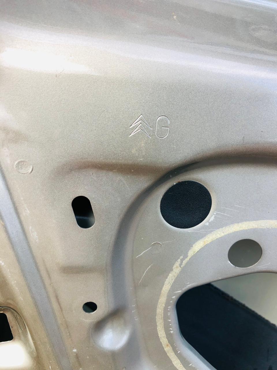 Citroen C3 left side front door - Private Seller