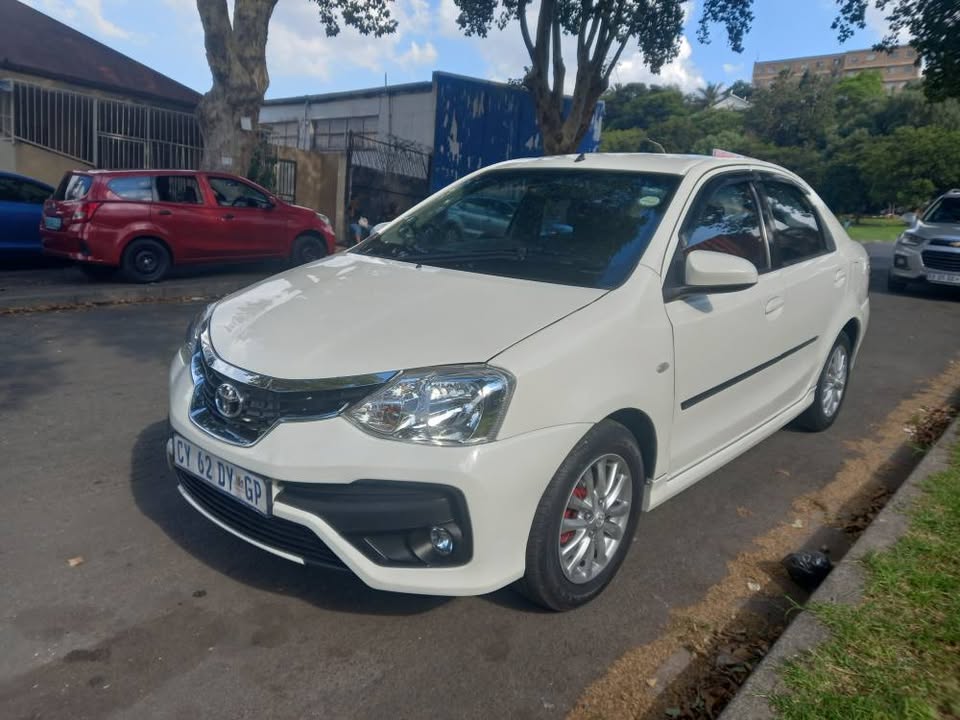 2014 Toyota Etios Sedan 1.5 Sport Petrol, Manual, White Color, Mileage