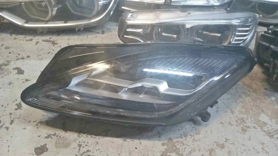JAGUAR E PACE HEADLIGHTS - Private Seller JAGUAR E PACE HEADLIGHTS - Private Seller