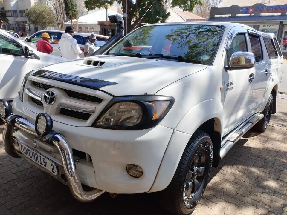 2008 TOYOTA HILUX  D4D 4×4 3.0  CANOPY DOUBLE CAB  MANUAL