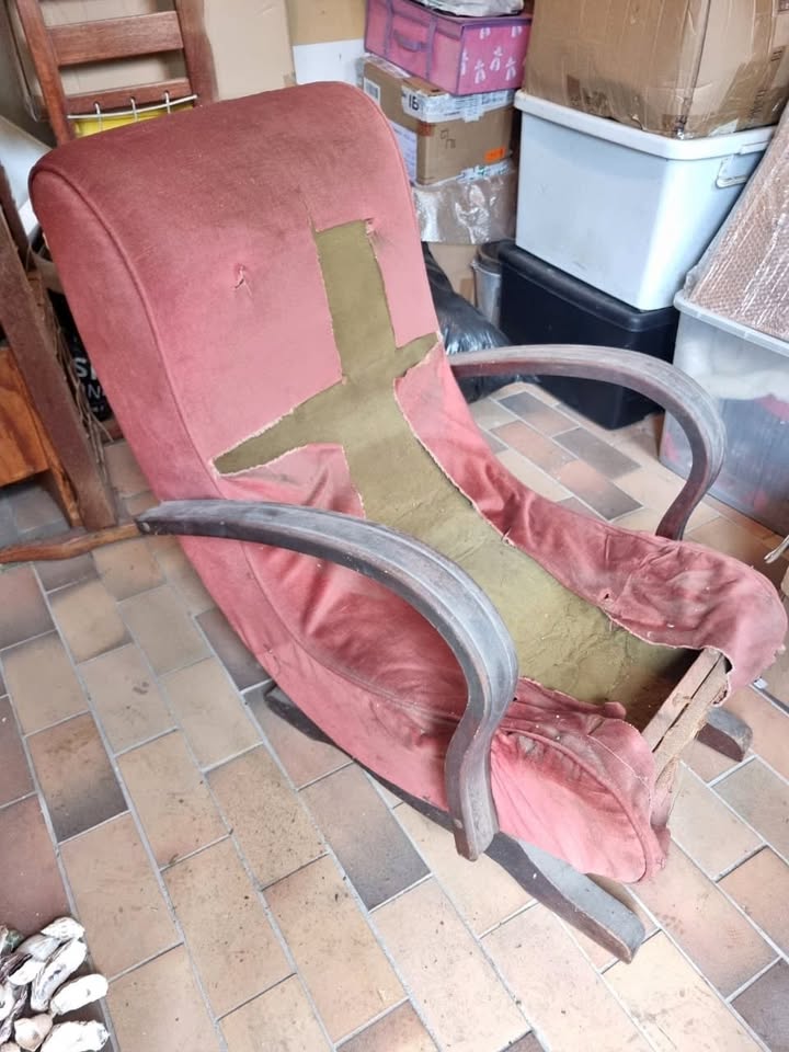 Very old Banana Chair Very old Banana Chair